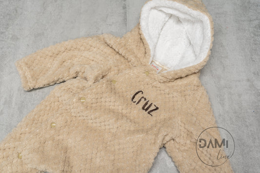 Personalised Honeycomb All-in-One Baby Suit with Sherpa Hood – 3–9 Months