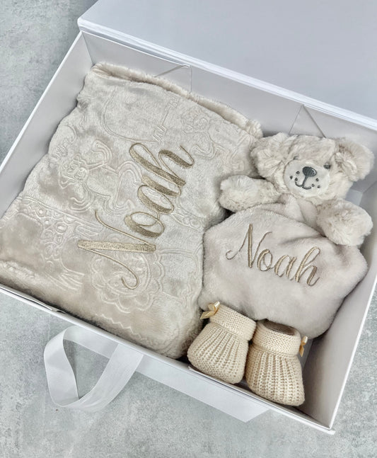 Personalised baby blanket, puppy comforter and booties gift set for baby girl or boy | Baby gift set in box