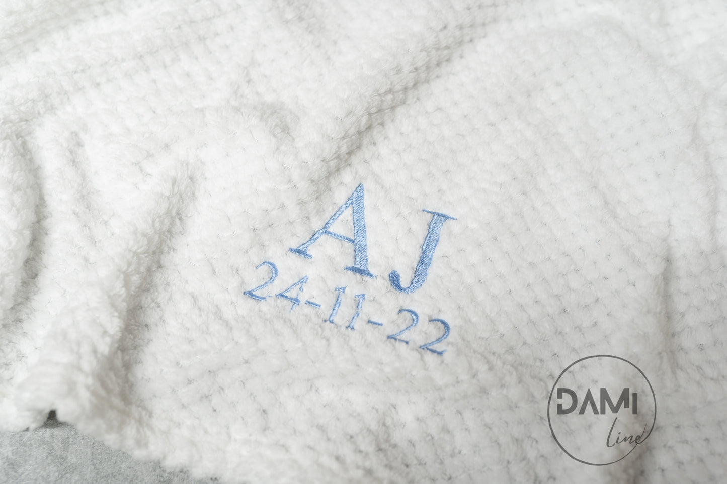 Personalised baby 2 pcs gift set - waffle blanket and cellular blanket