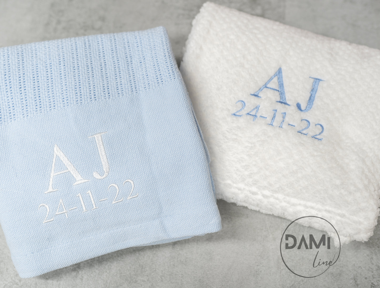 Personalised baby 2 pcs gift set - waffle blanket and cellular blanket